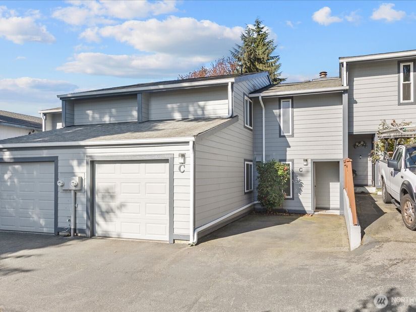 15914 3rd Place SW C, Burien WA 98166