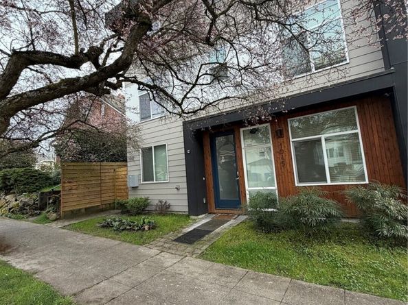 1017 NE 55th Street, Seattle WA 98105