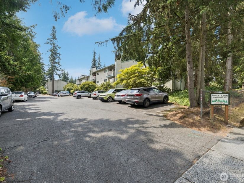 5806 200th Street SW F, Lynnwood WA 98036