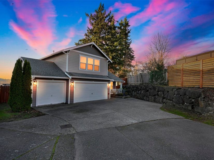 2103 NE 6th Circle, Renton WA 98056
