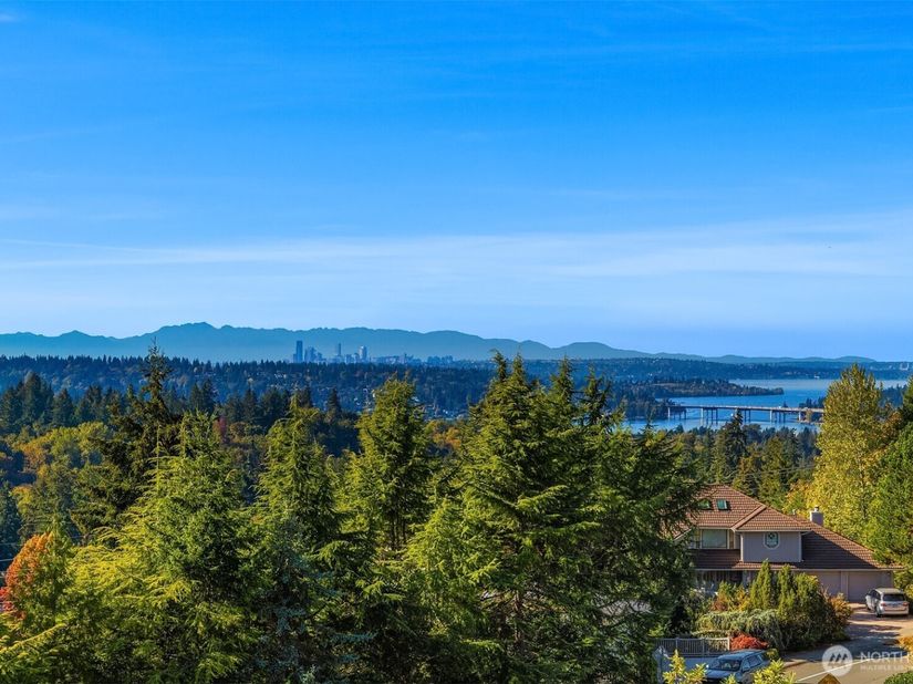 4825 134th Place SE, Bellevue WA 98006