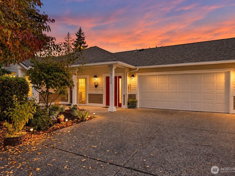 22526 SE 45th Place 2655, Issaquah WA 98029