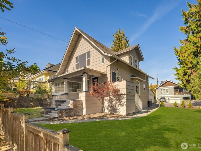 940 N 76th Street, Seattle WA 98103