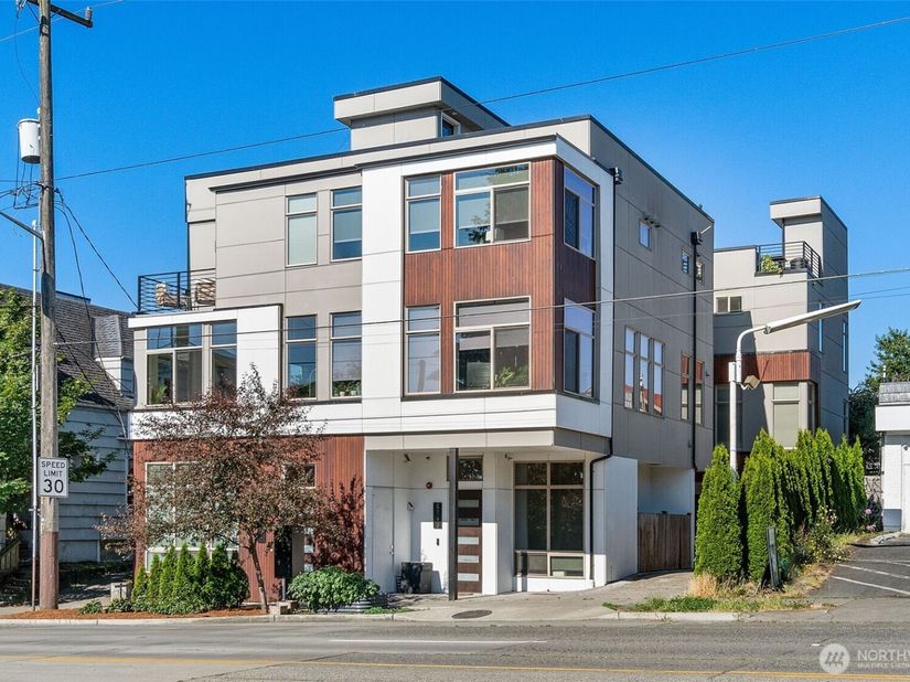 6747 15th Avenue NW, Seattle WA 98117