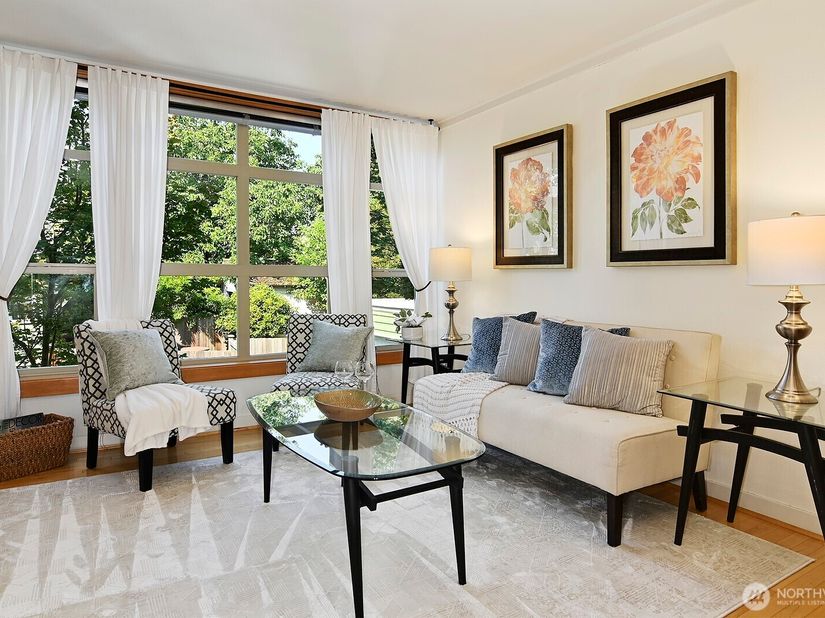 2502 N 50th Street 103, Seattle WA 98103