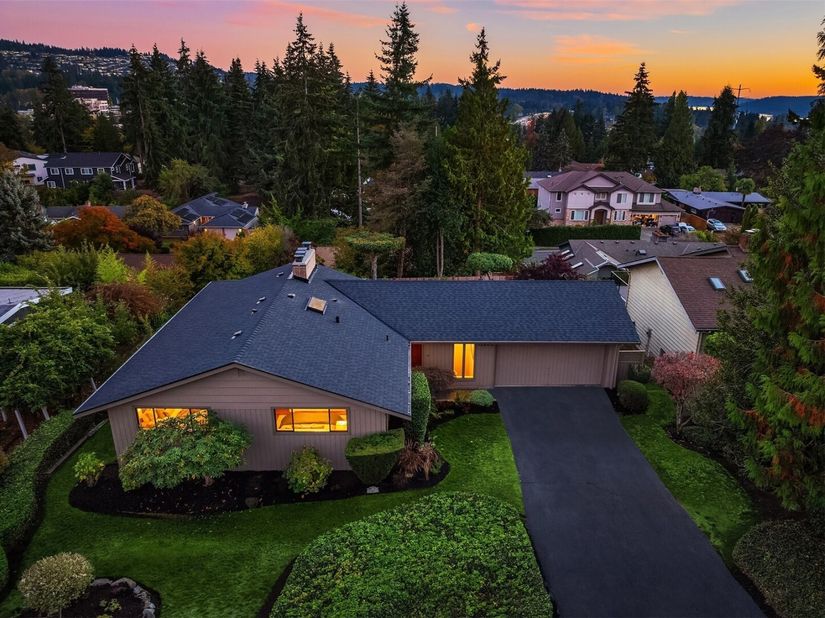 12603 SE 26th Place, Bellevue WA 98005