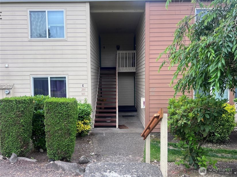 23629 112th Ave SE E202, Kent WA 98031