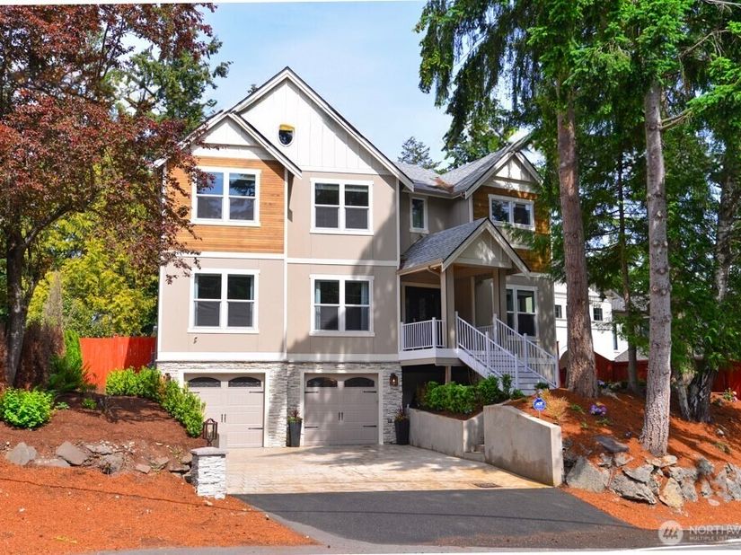 1808 104th Avenue SE, Bellevue WA 98004