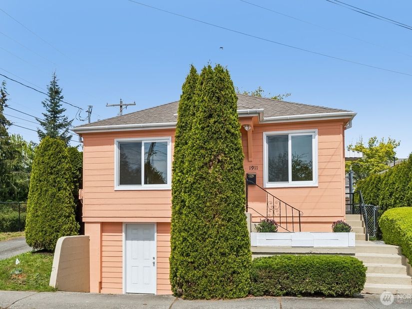 1911 13th Street, Everett WA 98201