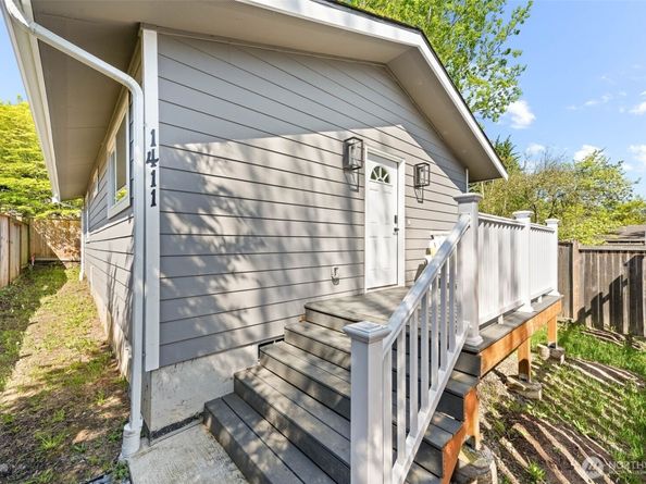 1411 26th Avenue, Seattle WA 98122