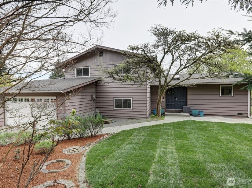 13528 95th Avenue NE, Kirkland WA 98034