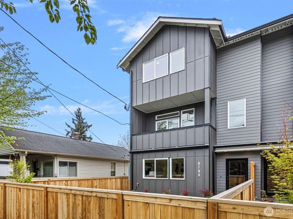 6743 Earl Avenue NW, Seattle WA 98117
