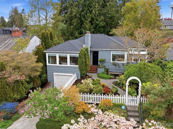 3240 W Viewmont Way W, Seattle WA 98199