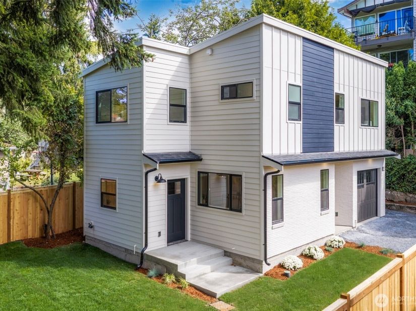 212 N 115th Street, Seattle WA 98133