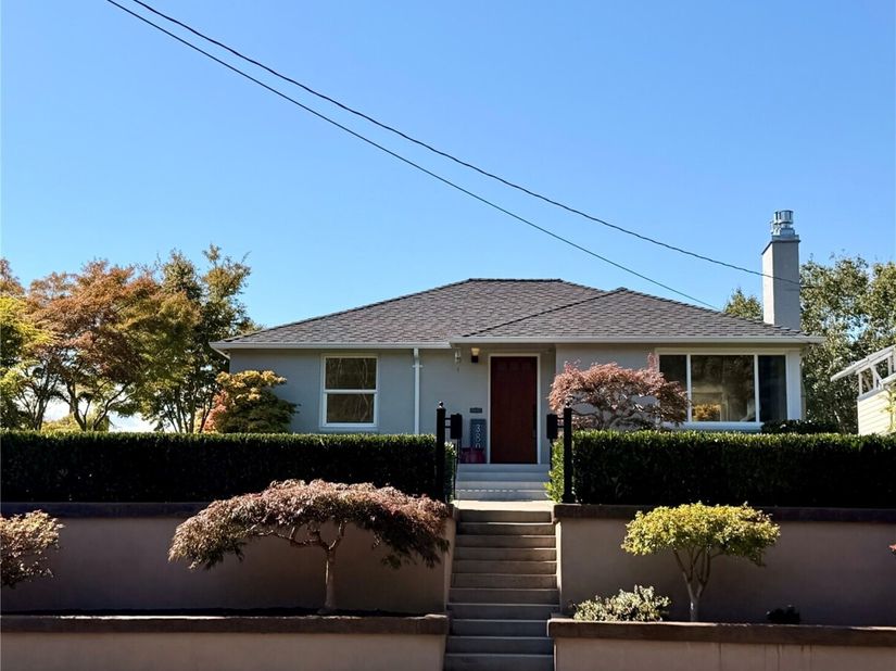 3803 29th Avenue W, Seattle WA 98199