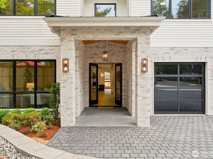 6702 123rd Avenue NE, Kirkland WA 98033