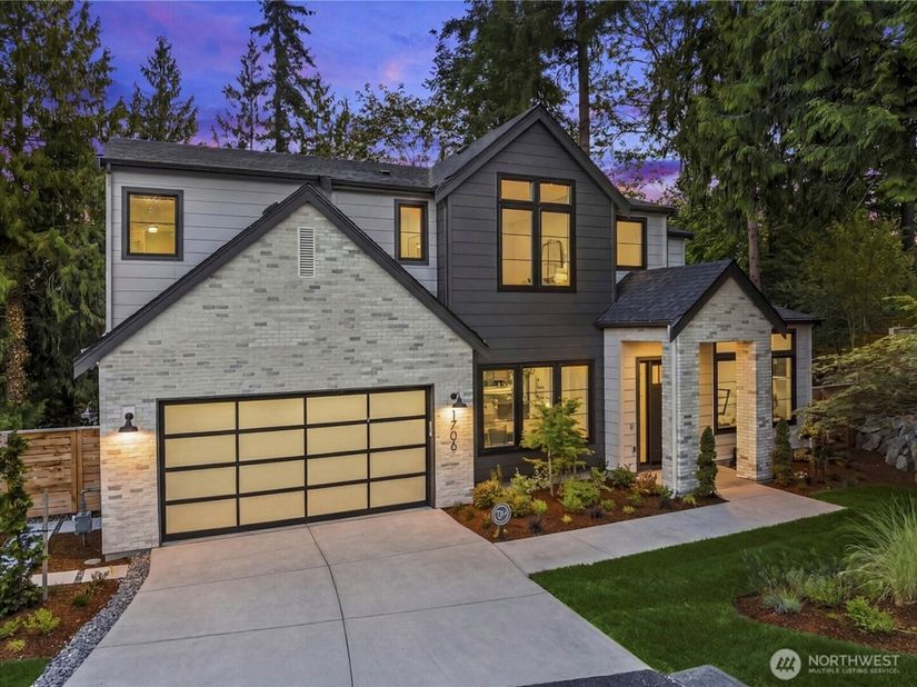 1706 111th Avenue NE, Bellevue WA 98004