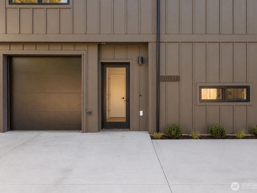 11341 B 23rd Avenue NE, Seattle WA 98125