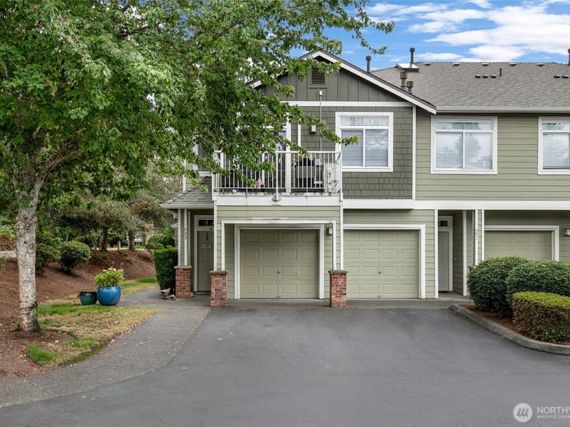 595 241st Lane SE, Sammamish WA 98074