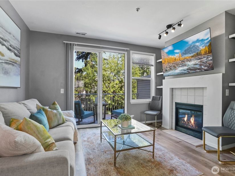 5916 S 232nd Court 32, Kent WA 98032
