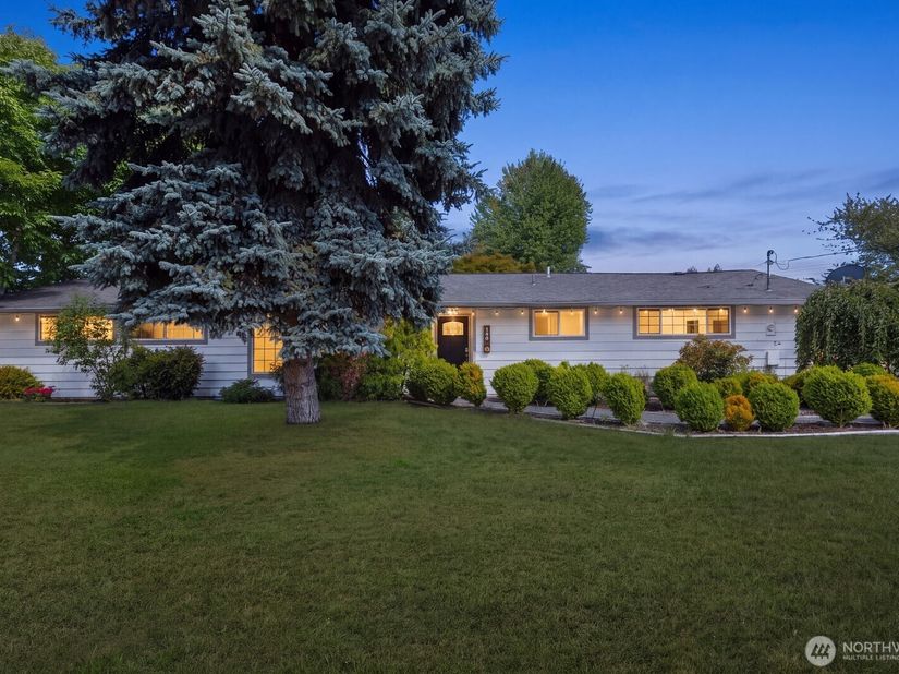 606 Crest Avenue, Kent WA 98030