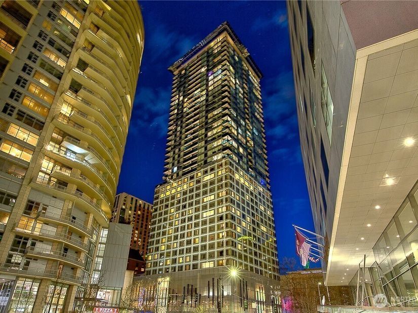 737 Olive Way 3101, Seattle WA 98101