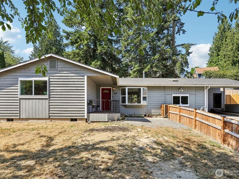 814 S Davies Road, Lake Stevens WA 98258