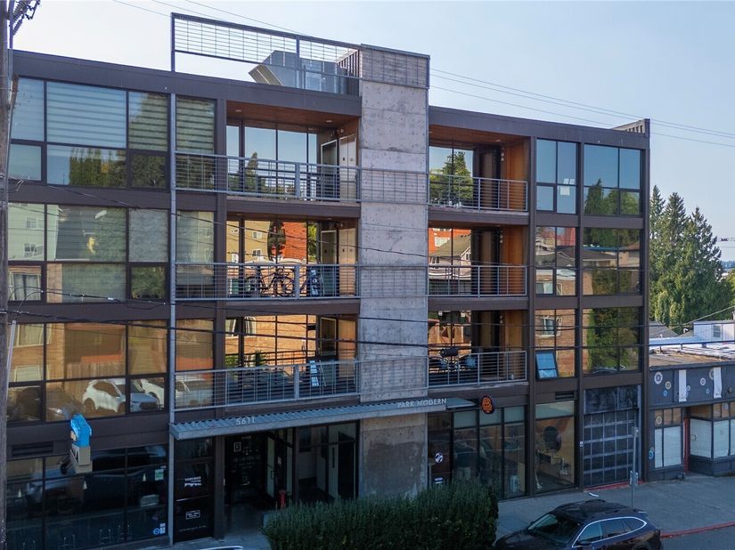 5611 University Way NE 200B, Seattle WA 98105