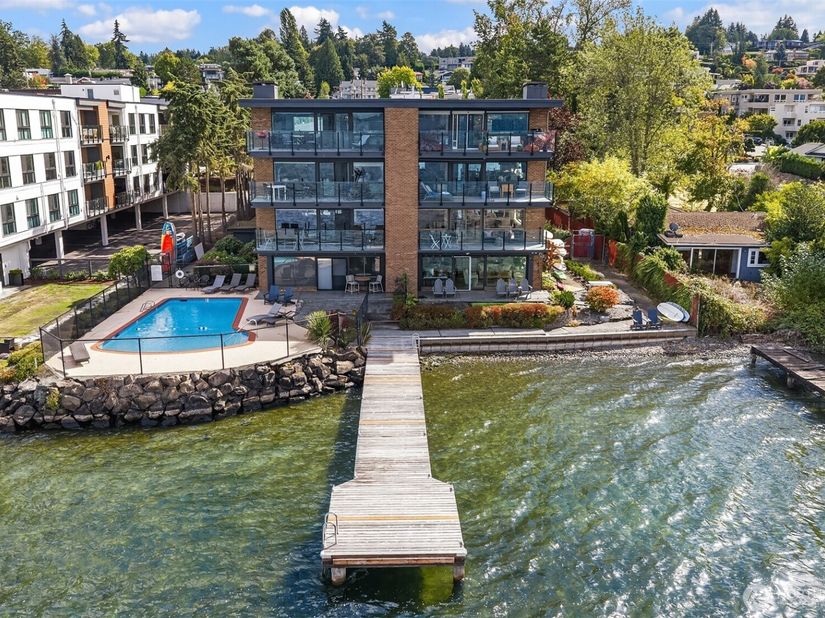 6225 Lake Washington Boulevard NE 208, Kirkland WA 98033