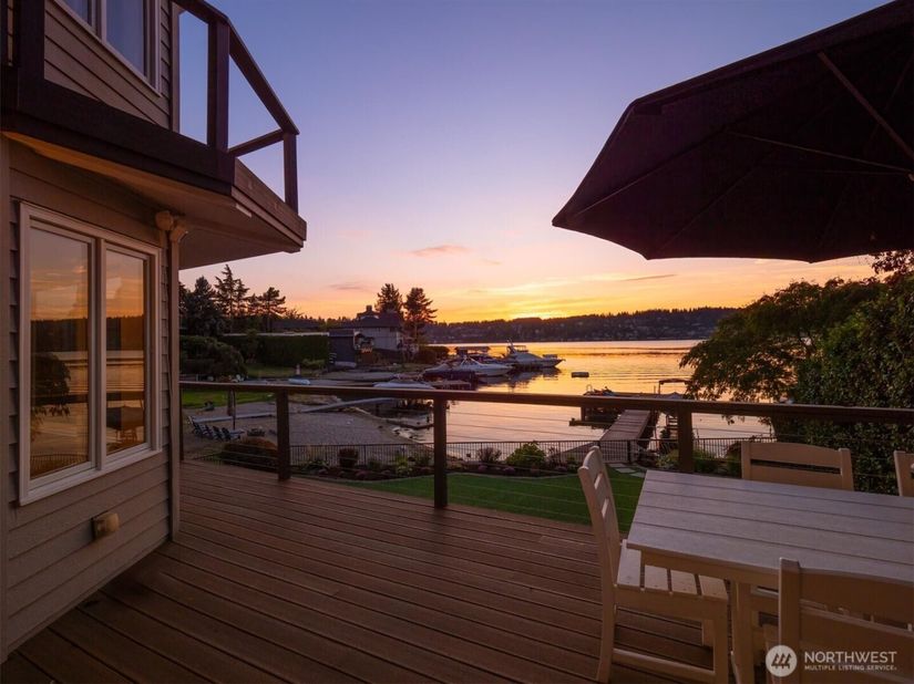 5912 NE Arrowhead Drive, Kenmore WA 98028