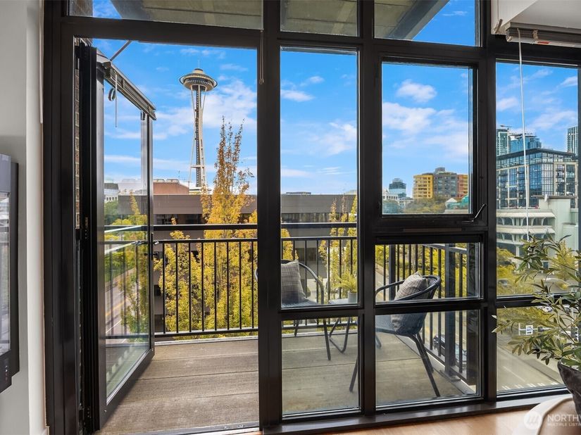2911 2nd Avenue 704, Seattle WA 98121