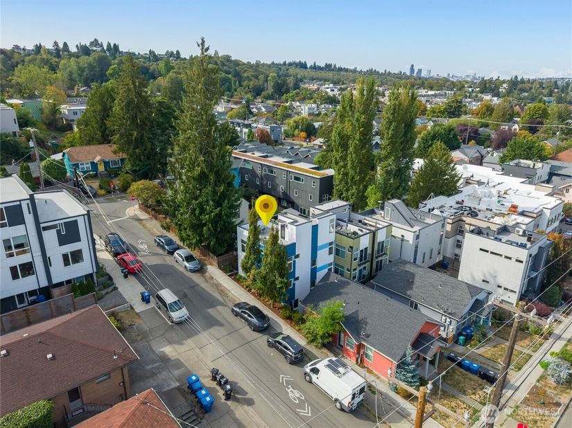 5057 37th Avenue S B, Seattle WA 98118