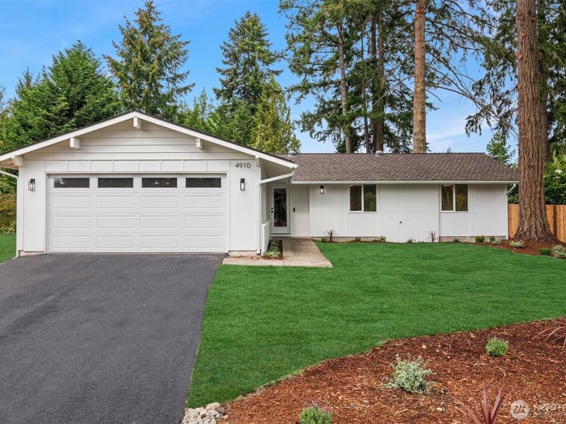 4910 NE 1st Court, Renton WA 98059