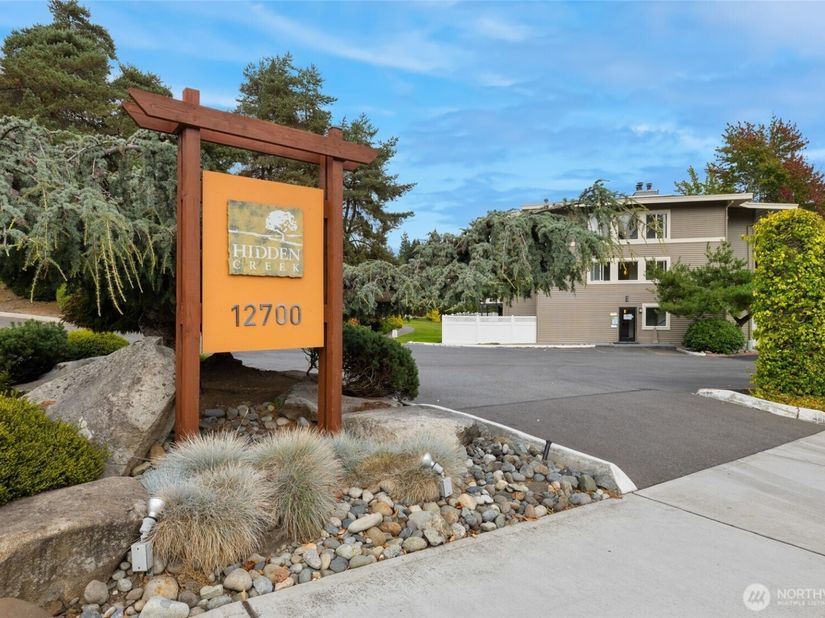 12700 NE 8th Street E102, Bellevue WA 98005