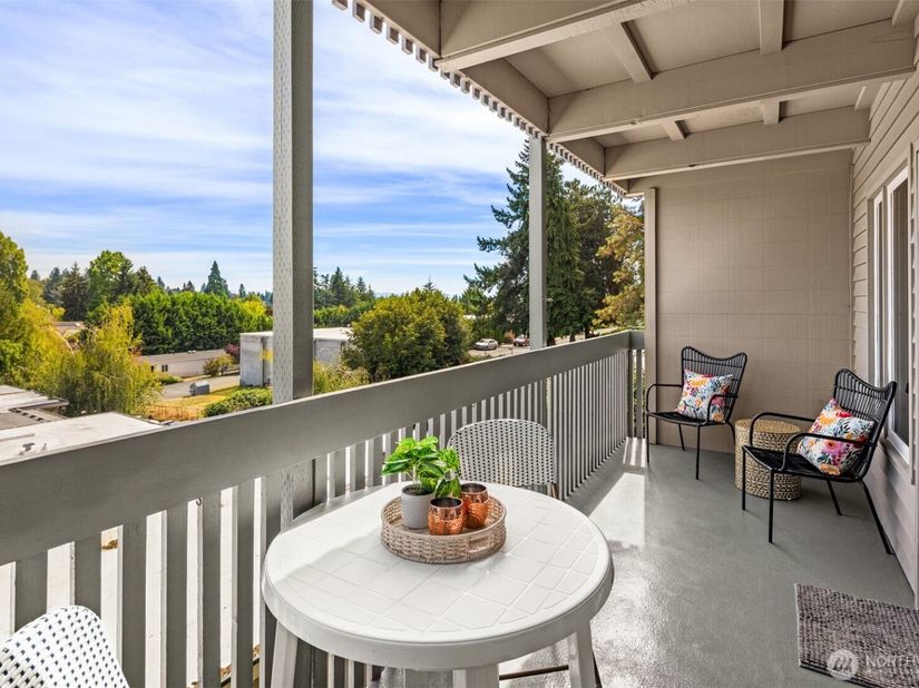 7064 35th Avenue NE 22, Seattle WA 98115