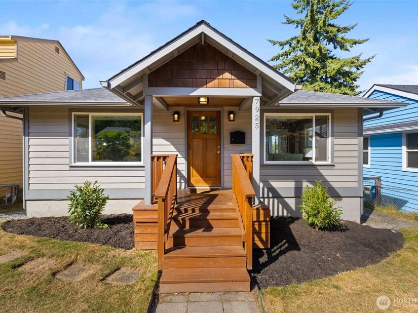 7925 15th Avenue SW, Seattle WA 98106
