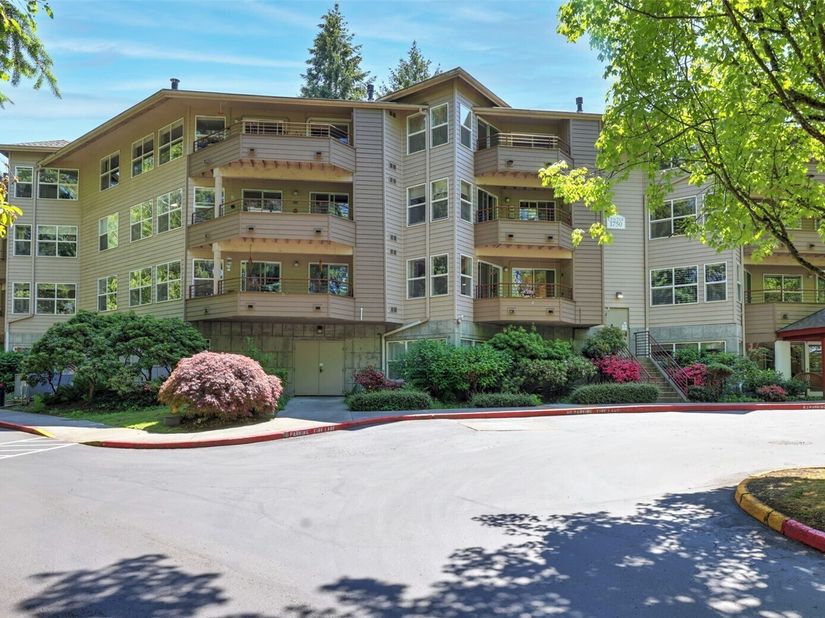 1750 152nd Avenue NE C313, Bellevue WA 98007