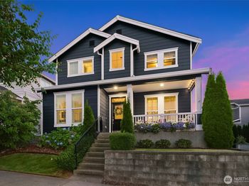 2933 NE Marquette Way