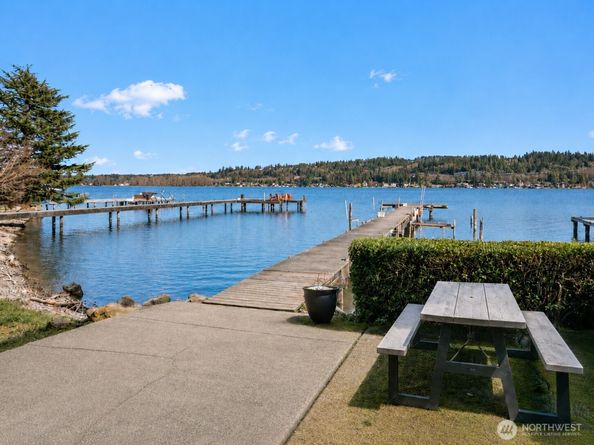 5425 96th Avenue SE, Mercer Island WA 98040