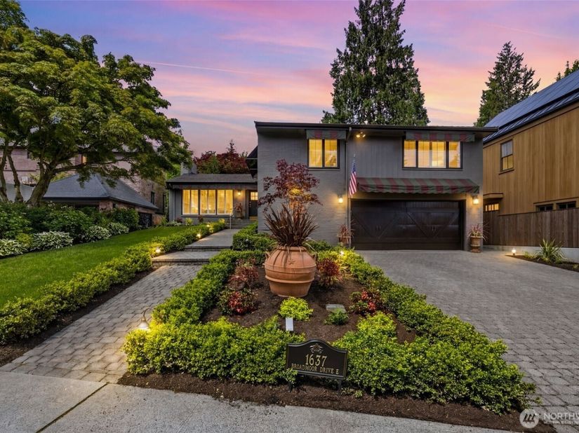 1637 Broadmoor Drive E, Seattle WA 98112