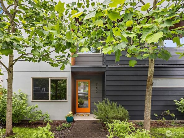 9230 Interlake Avenue N, Seattle WA 98103