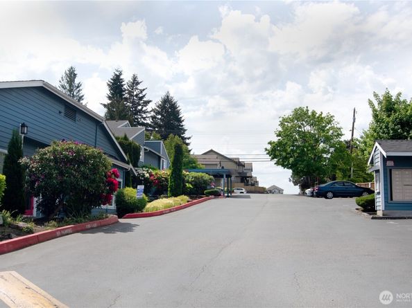 16817 Larch Way E105, Lynnwood WA 98037