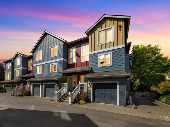 9067 161st Court NE 2704, Redmond WA 98052