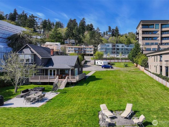 9049 NE Juanita Drive, Kirkland WA 98034