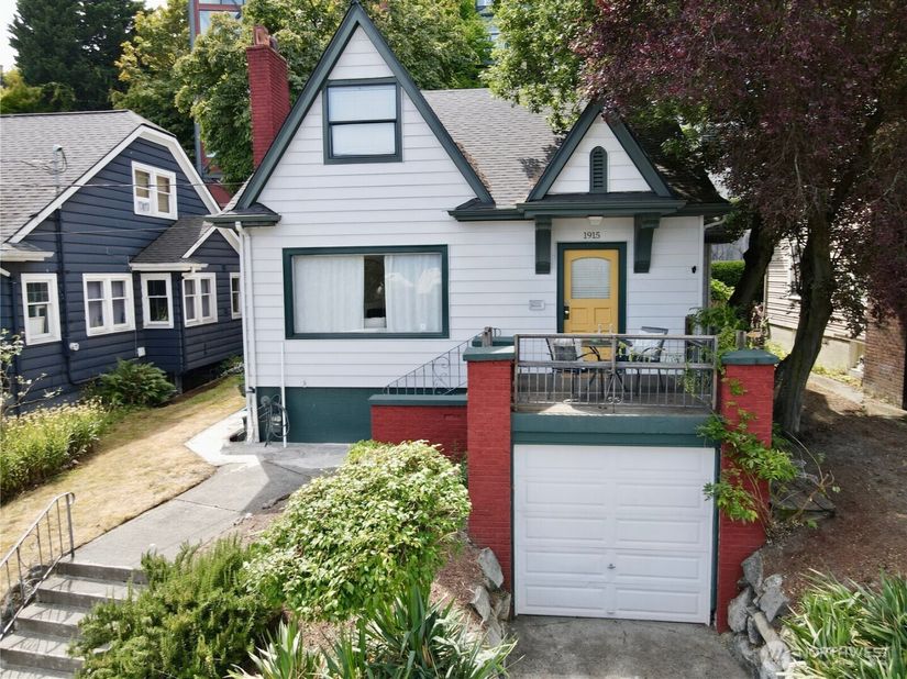 1915 Dexter Avenue N, Seattle WA 98109