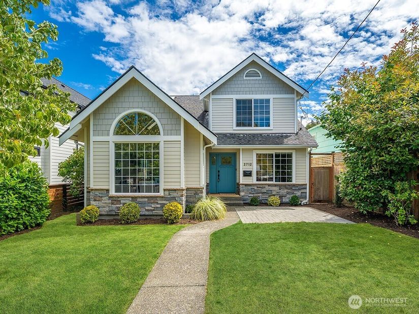 2712 57th Avenue SW, Seattle WA 98116