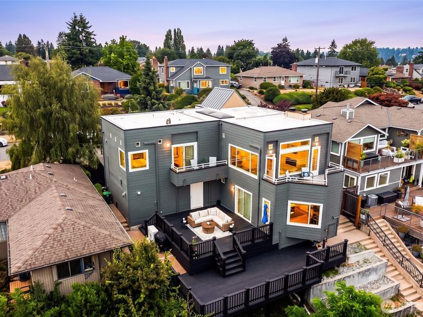 3406 37th Avenue W, Seattle WA 98199