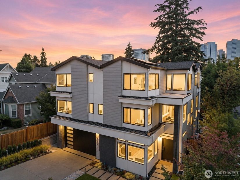 422 98th Avenue NE, Bellevue WA 98004