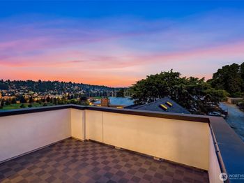 2538 14th Avenue W