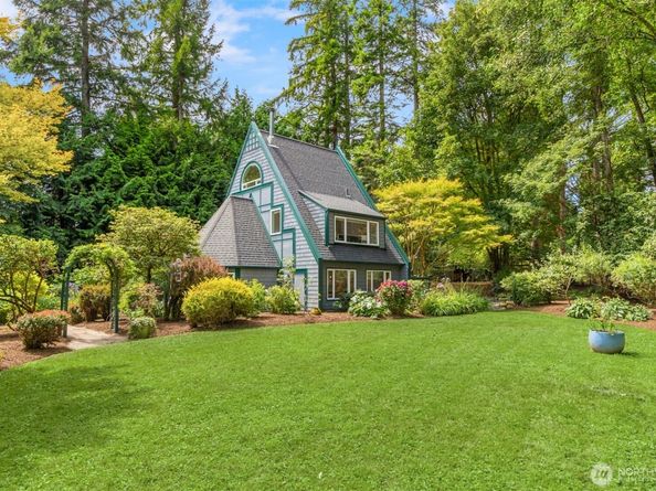 12231 Sunrise Drive NE, Bainbridge Island WA 98110